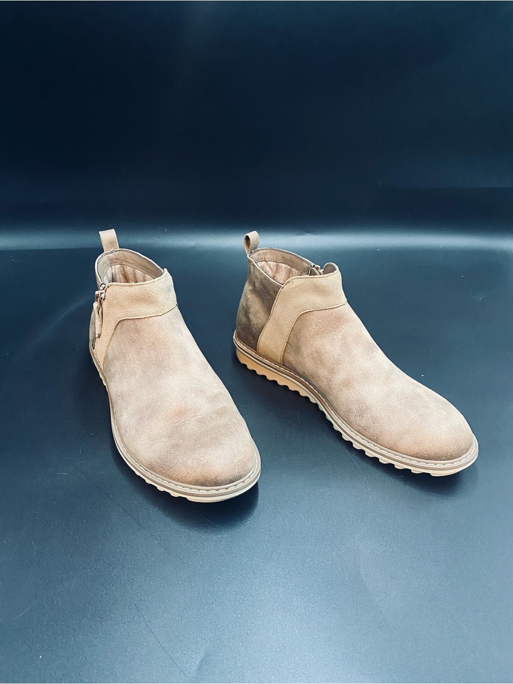 Skechers Men's Tan Suede Chukka Boots